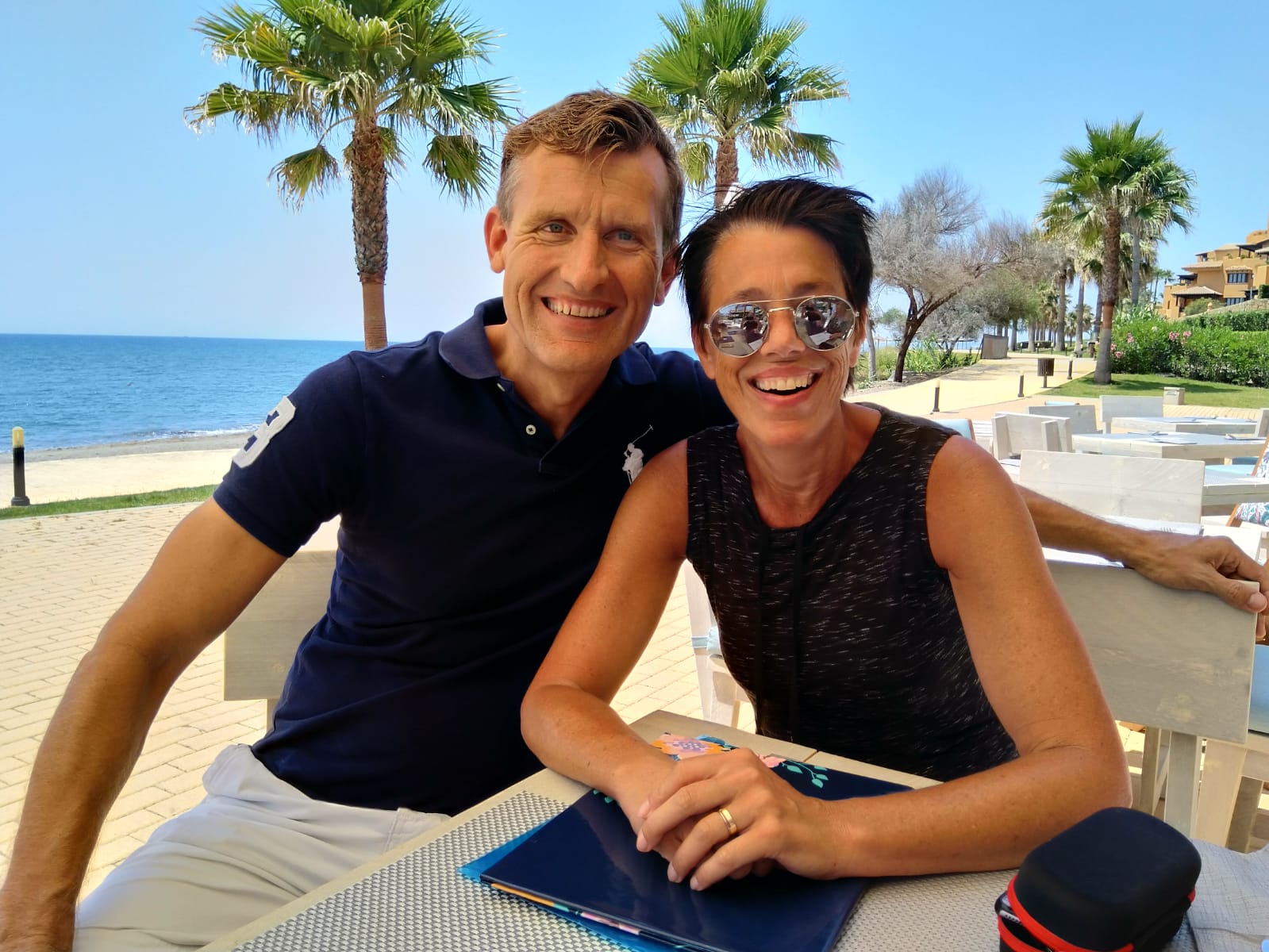 06fda858-9531-4c41-bd53-247ba02d4a47 Ron de Vries en Anneke de Groot
